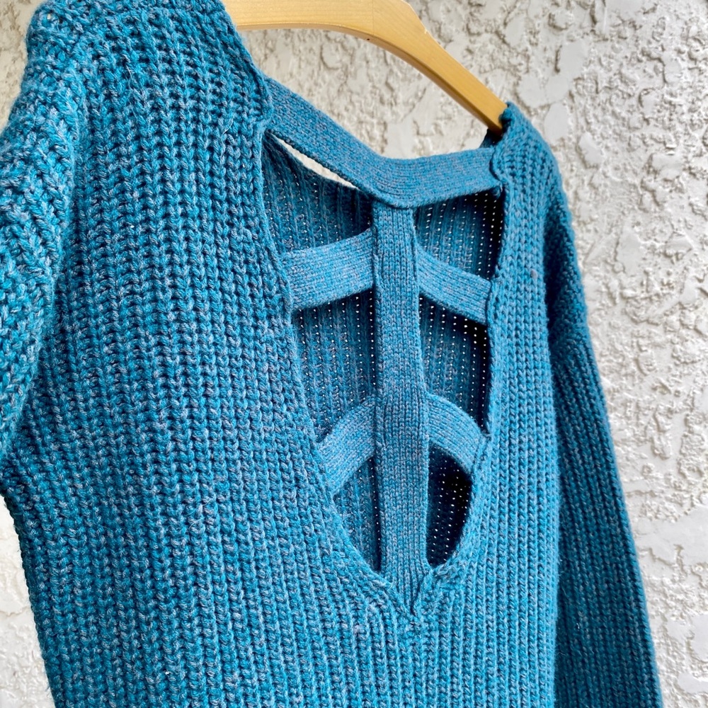 Urban Outfitters Chunky Knit Open-Back Sweater - Picture 2 of 7